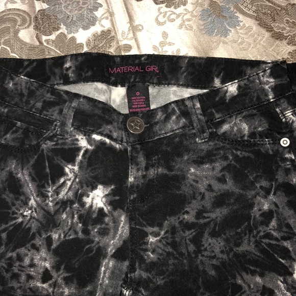 Material Girl Tye-Dye Print - Picture 3 of 3